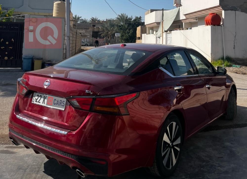 نيسان ألتيما